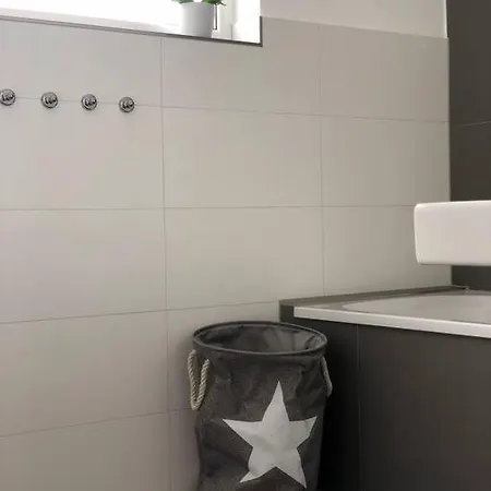 Ferienwohnung ''hafenkante'' Direkt Am * Grossraeschen